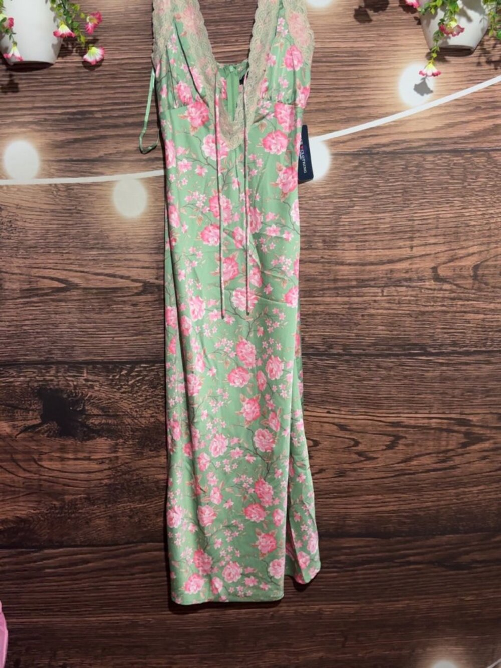 🌸 One Clothing Los Angeles Green & Pink Floral Maxi Dress – Size Medium 🌸
